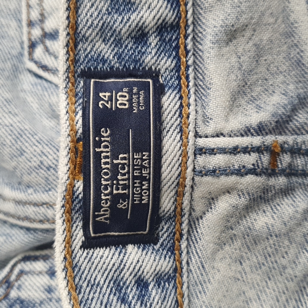 Abercrombie  High Rise Mom Jeans - Picture 3 of 8